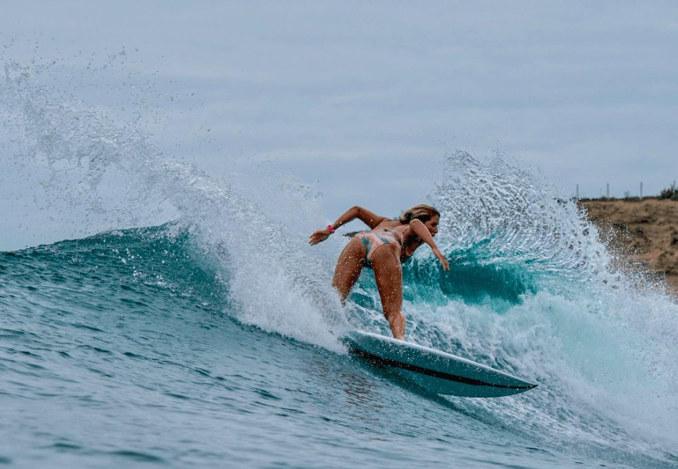 Mathilde, Fondatrice & Surfeuse compétitrice chez Green Glisse